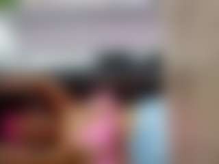 Live cam show with NaomiiEvans - Facial on TottyGirls