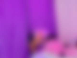 Live cam show with NaomiiEvans - College on Camsoda