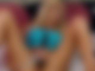 Live cam show with Ragazzabellaa - Drinking on Camsoda