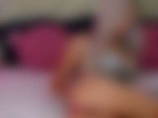 Live cam show with Ragazzabellaa - Drinking on Camsoda
