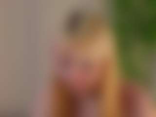 Live cam show with TramieWilson - Blondie on Milf Play