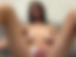 AdelaKrzesinski's Live Sex Cam Show