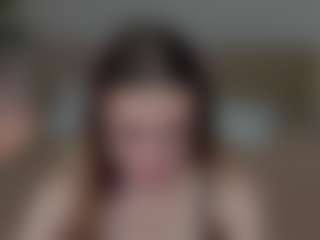 Live cam show with Ari - Spanks on SinfulBabes