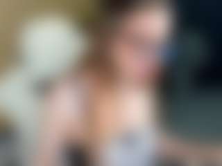 Live cam show with Ari - Spanks on SquirtSoMuch