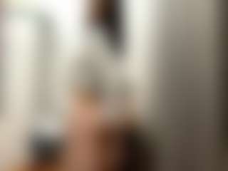 Live cam show with BertaMoschetto - Camel Toe on Camsoda