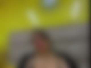 Live cam show with BellaMystic - Brown Eyes MILF on madthumbs