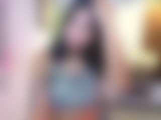 Live cam show with Celeste-Hills - Butt Plug on Camiplay Live