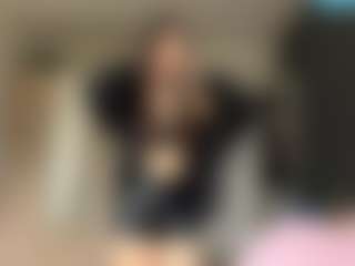 Live cam show with KimberMozo - Bedroom on madthumbs
