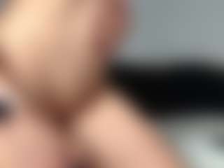 Live cam show with Layla12a - Pornstar Bedroom on UwU Esports