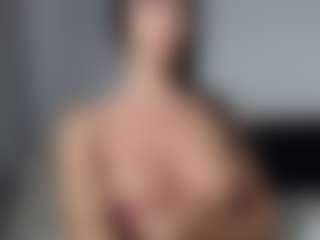 Layla12a's Live Sex Cam Show