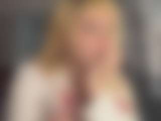 Live cam show with MariKavaney - Facial on Gym Cam Girls