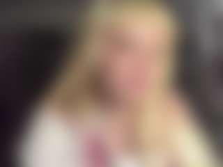 Live cam show with MariKavaney - Blonde Hair on CamClone
