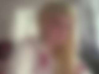 Live cam show with MariKavaney - Public on Dolls Live