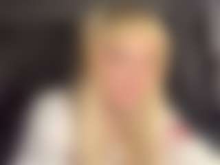 Live cam show with MariKavaney - Middle Aged on liverealitysex.com
