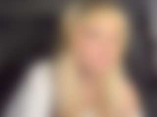 Live cam show with MariKavaney - Middle Aged on liverealitysex.com