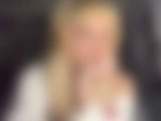 Live cam show with MariKavaney - Middle Aged on liverealitysex.com