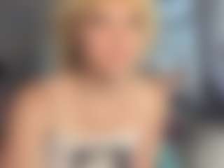 Live cam show with MariKavaney - Lesbian on CamwithHer