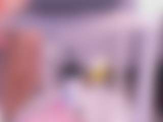 Live cam show with VickkyCandy - Moaning on Porn Luv