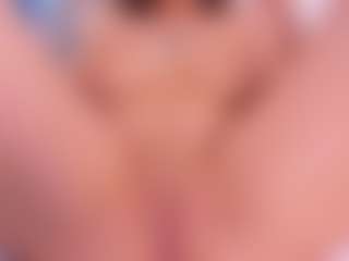 Live cam show with VickkyCandy - Normal on live18s.com