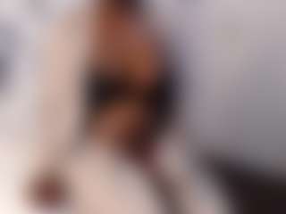 Live cam show with CurvyJ255 - Ass Clapping on wildcum.com