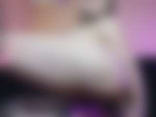 Live cam show with ElinaHarper69 - Blonde Hair MILF on Camming Site