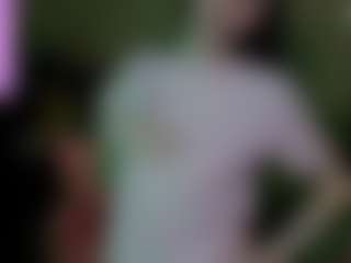 Live cam show with Eva-Leeee - Oil on Latina Girls