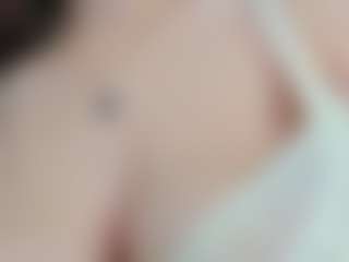 Live cam show with Eva-Leeee - Booty on CamSextacy