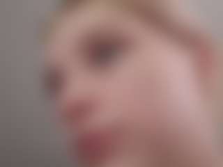 Live cam show with Flora - Moaning on Uber Horny