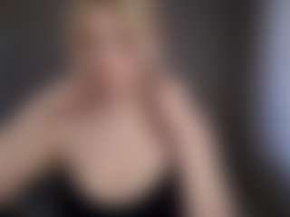 Live cam show with Flora - Upskirt on CSO-WL