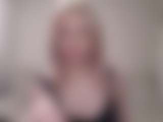 Live cam show with Flora - Upskirt on Camsoda