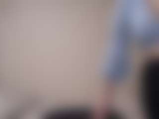 Live cam show with Flora - Moaning on Soda Cam