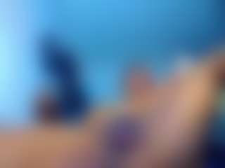 Live cam show with Ebony-DickTS - Average on studioflirtlive.com