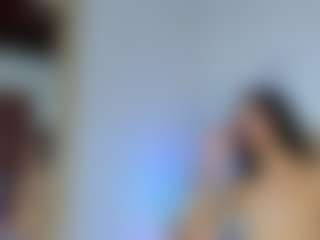 Live cam show with Lara Rous-Pretty - Young Adult on AdultVida.com