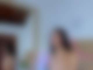 Live cam show with Lara Rous-Pretty - Lean on CamClone