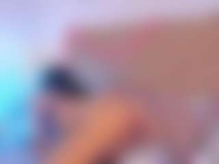 Live cam show with Lara Rous-Pretty - Brown Hair on livesuperchat.net