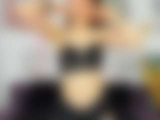 Live cam show with Serennaax - Skinny on Camsoda