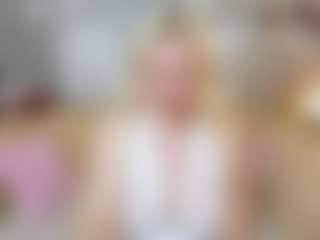 Live cam show with VictoriaNotti - Mature on Mixed Magazine Live