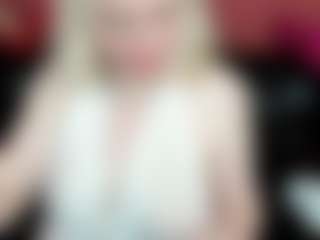 Live cam show with VictoriaNotti - Public Mature on Gym Cam Girls