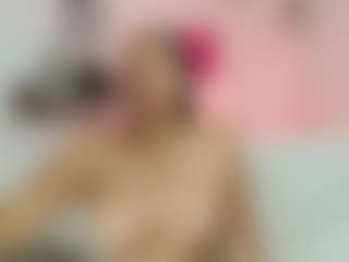 Emmi-cam's Live Sex Cam Show