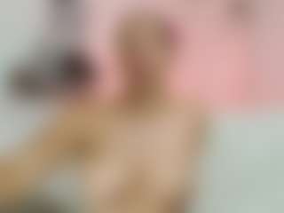 Emmi-cam's Live Sex Cam Show