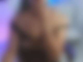 Live cam show with Emmi-cam - Facial on AdultVida.com