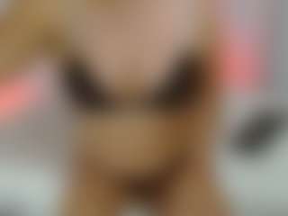 Live cam show with Emmi-cam - Mature on Soda Cam