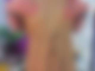 Live cam show with Datsi-Benson - Bedroom on Camsoda Late Night