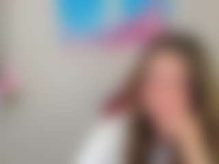 Live cam show with Datsi-Benson - Striptease on Camiplay Live