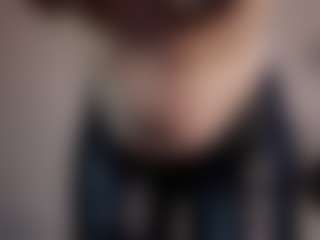 Live cam show with Datsi-Benson - Mature Young Adult on Camsoda