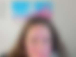 Live cam show with Datsi-Benson - Teasing on liverealitysex.com