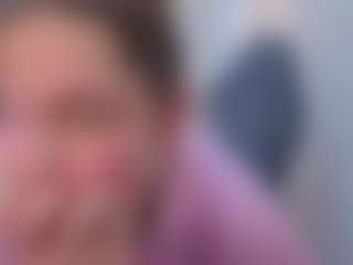Live cam show with Datsi-Benson - Green Eyes on StripNow
