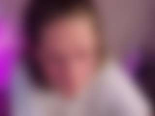 Live cam show with Datsi-Benson - Moaning on Camiplay Live