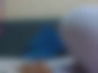 Live cam show with Datsi-Benson - Mature on AdultVida.com