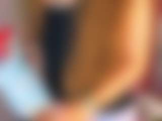 Live cam show with Datsi-Benson - Submissive on livesuperchat.net